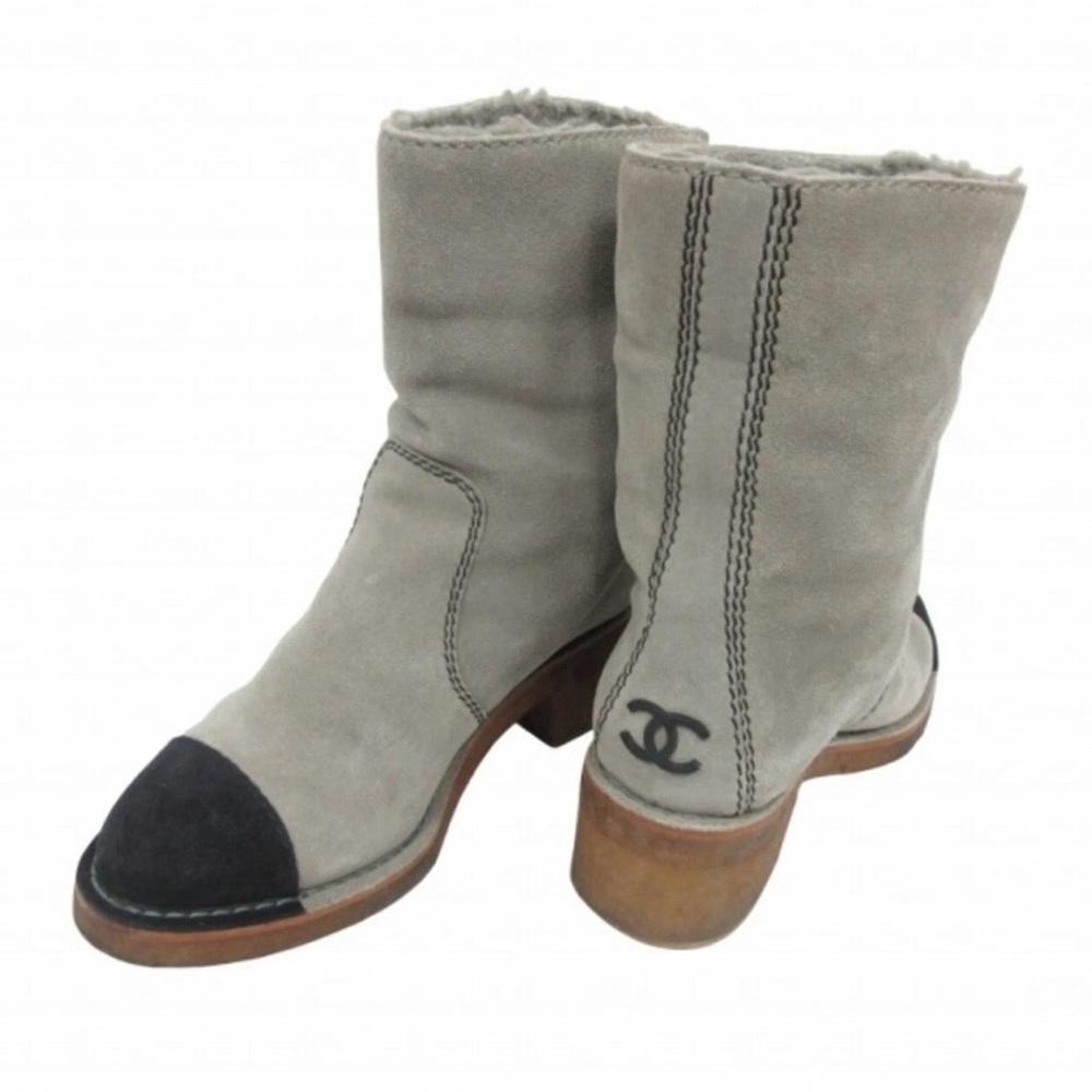 CHANEL Gray and Black Winter Boots SIZE eu38 💯Authentic USED with good condition